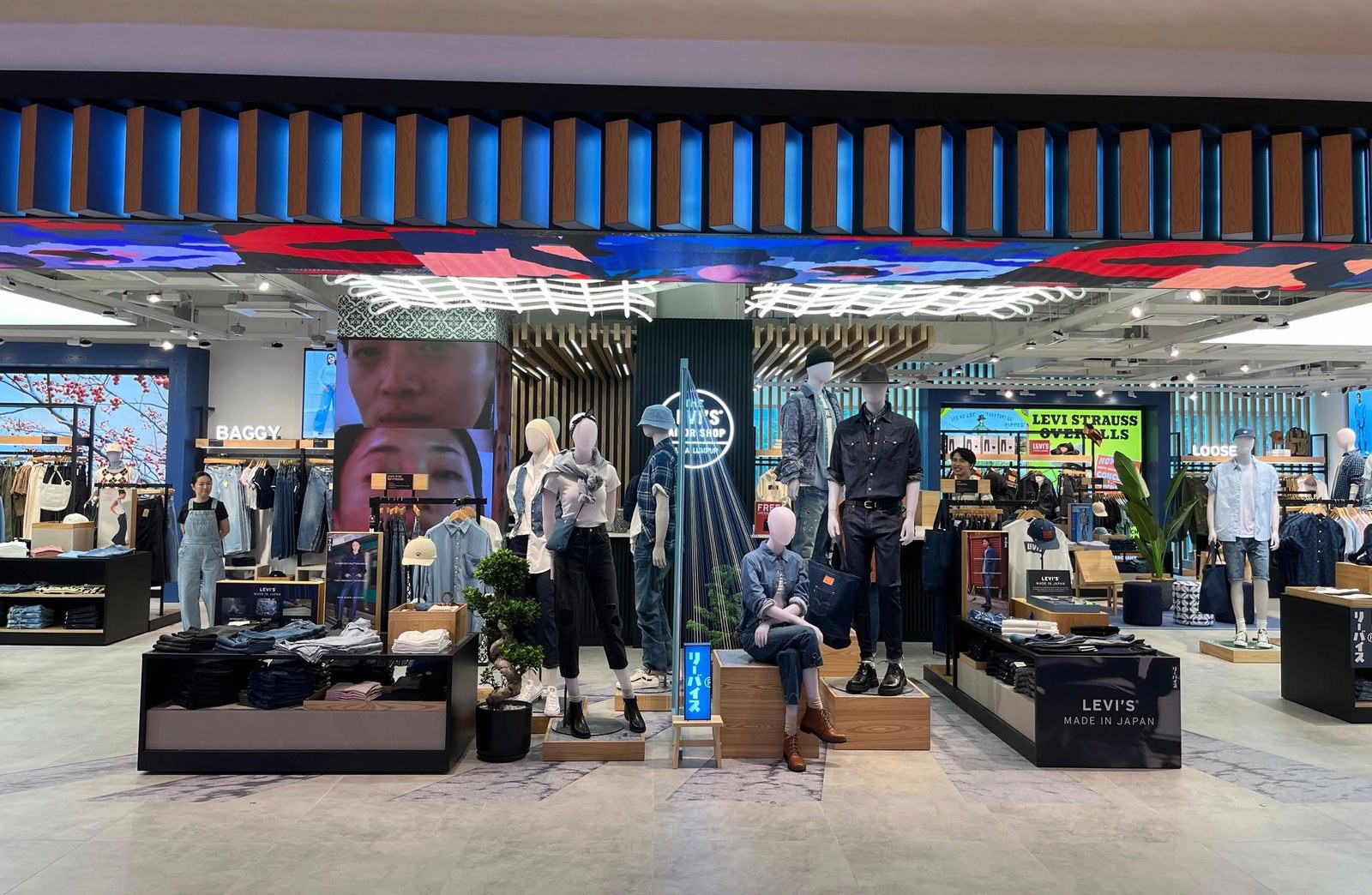 Levi's, Suria KLCC