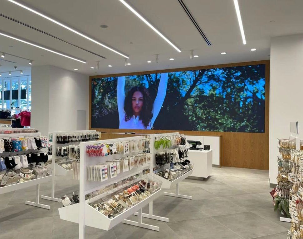 Forever 21, First Avenue
